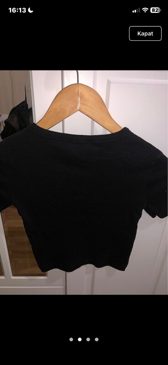 Siyah Baskılı Kısa Kollu Crop - Görsel 2