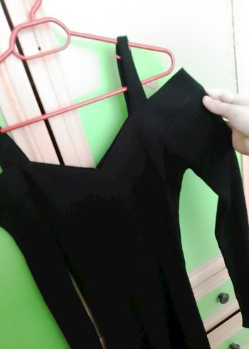 Siyah V Yakalı Strappy Midi Elbise