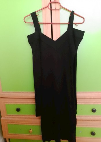 Trendyol & Milla Siyah V Yakalı Strappy Midi Elbise