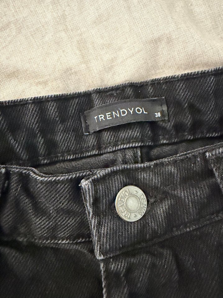 Siyah Mini Kadın Kot Şort - Görsel 3