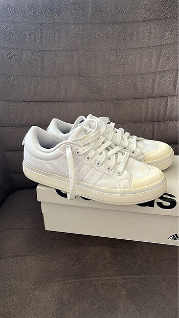 Adidas Orijinal ,az giyildi,ıyı durumda,defosuz