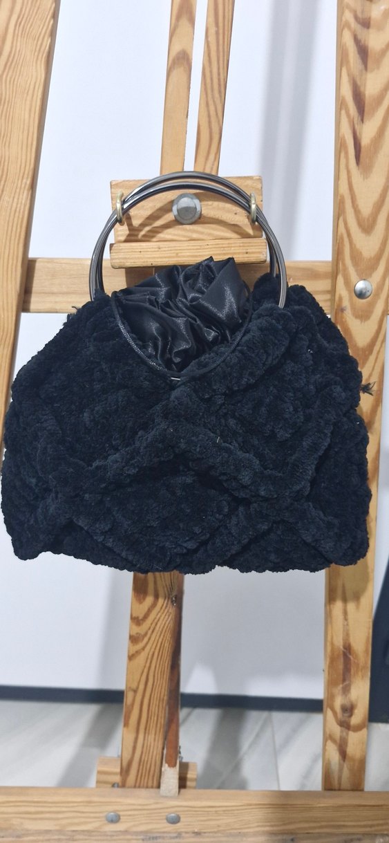 Siyah Kürklü Kadın El Çantası - Görsel 2