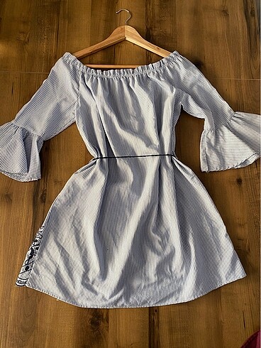 Bershka Elbise