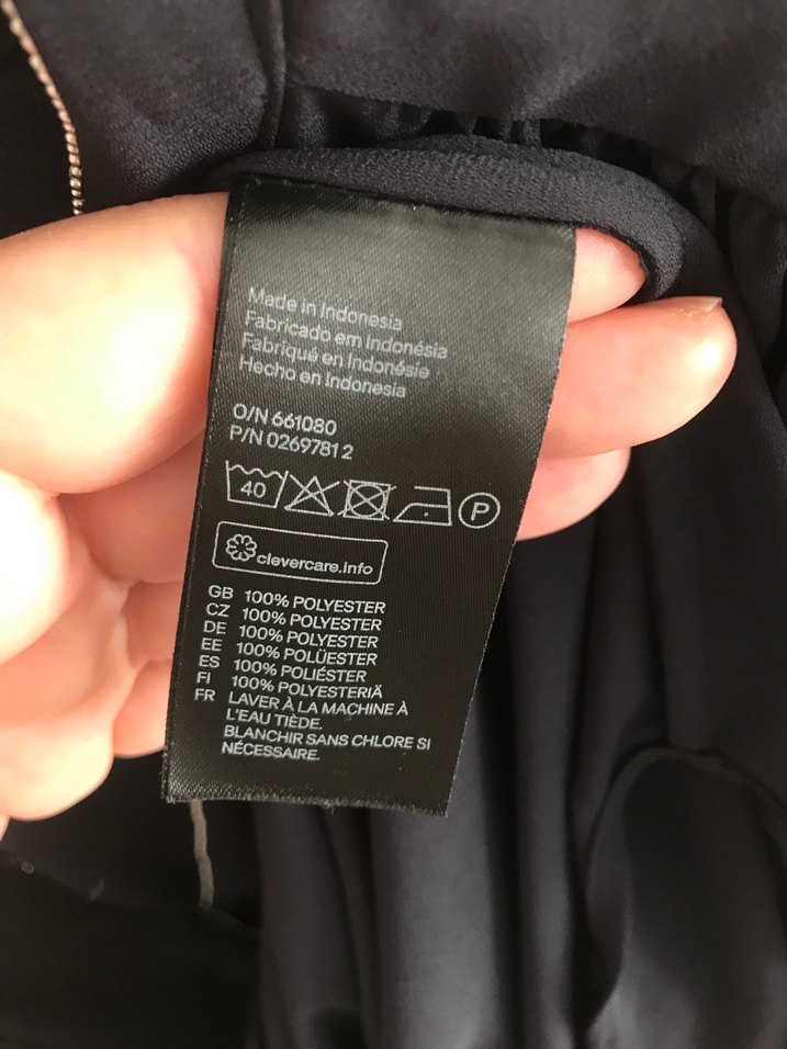 H&M Siyah V Yaka bluz - Görsel 4