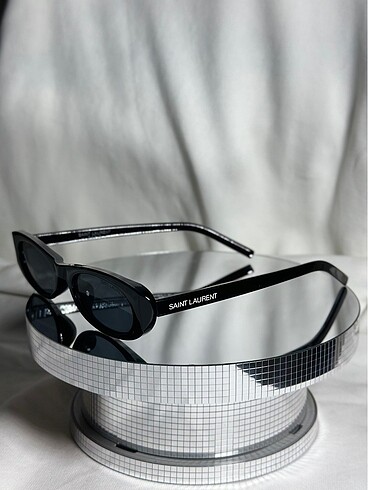 Saint Laurent Sl 557
