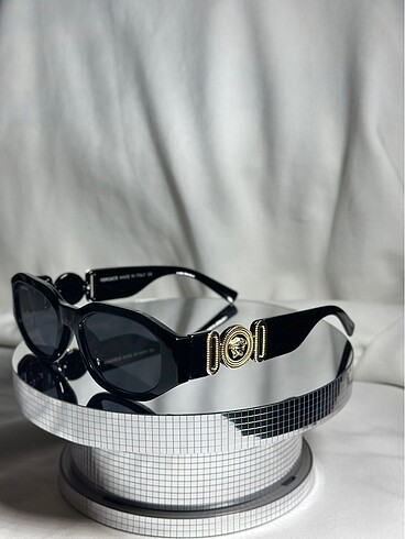 VERSACE