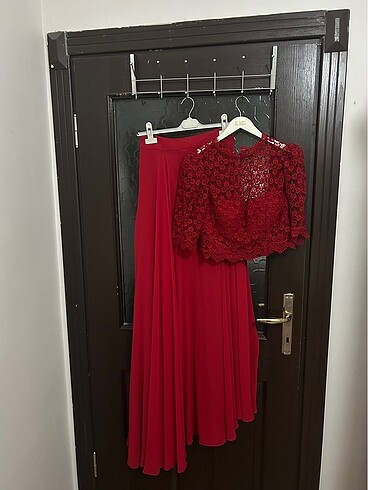 Kırmızı Elbise