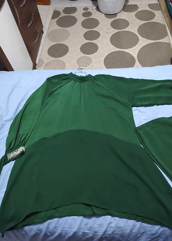 Uzun Yeşil tesettür takım - Görsel 2