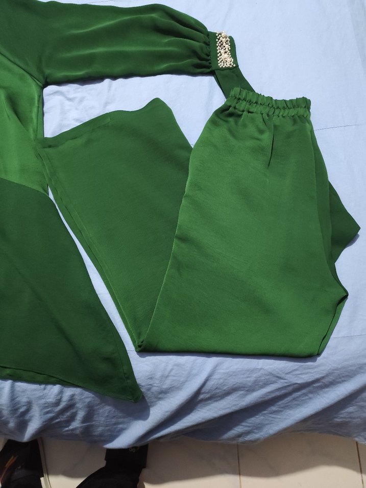 Uzun Yeşil tesettür takım - Görsel 3