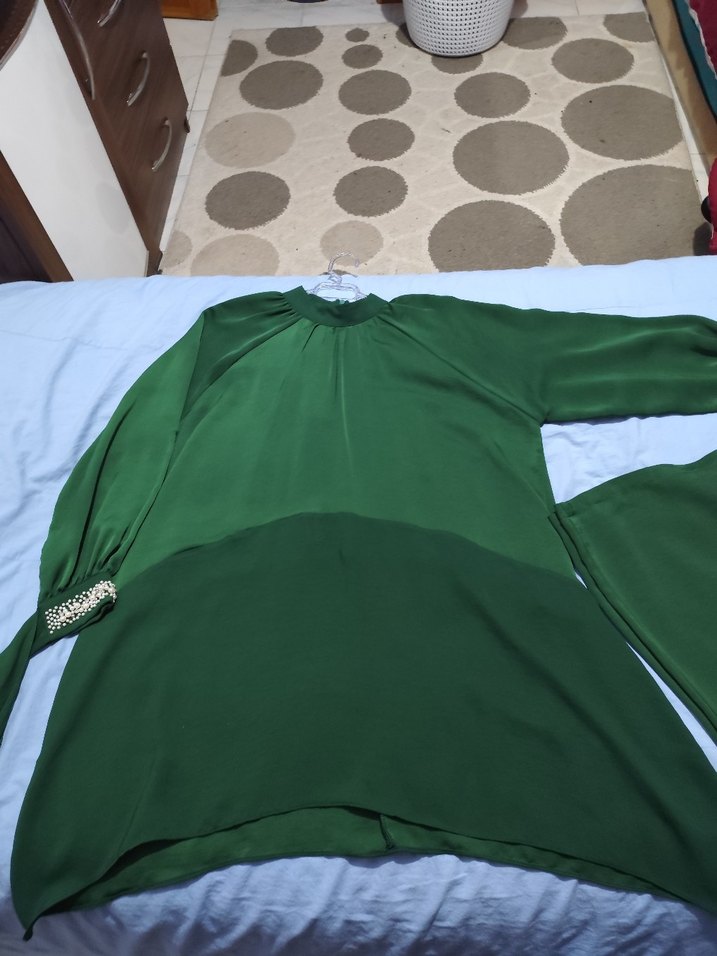 Uzun Yeşil tesettür takım - Görsel 2