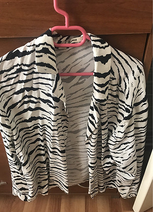 Pull and Bear Zebra desenli gömlek