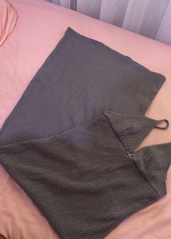 Pull and Bear V yaka, plise detaylı gri elbise