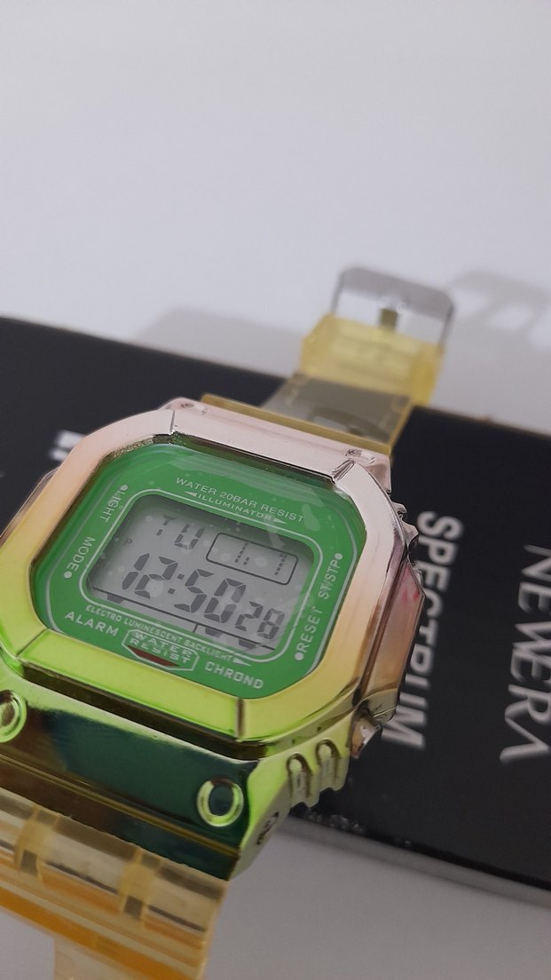 Altın Renk Dijital Kol Saati - Görsel 4