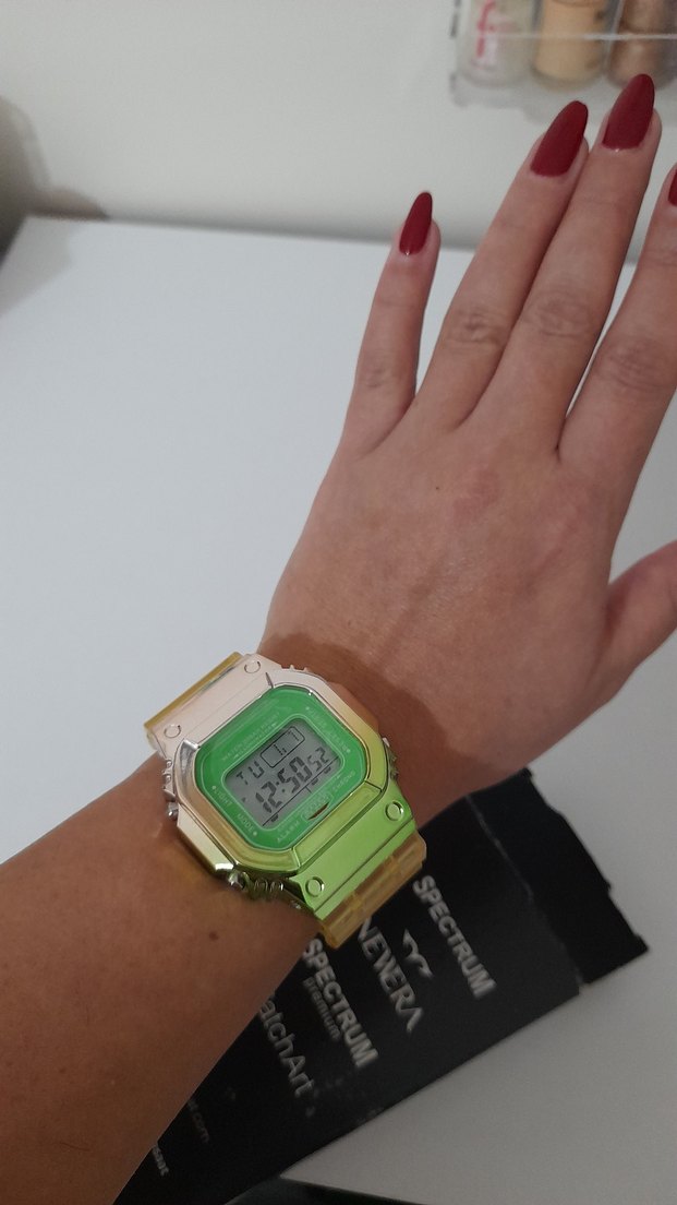 Altın Renk Dijital Kol Saati - Görsel 5