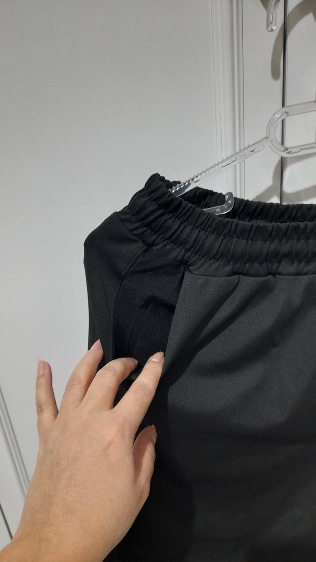 Kadın Siyah İçi Taytlı Şort - Görsel 4
