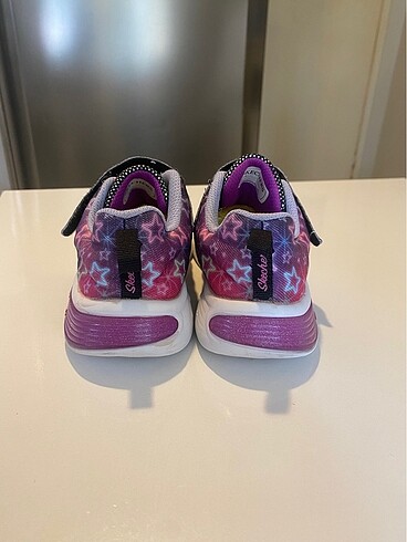 31 Beden Skechers spor ayakkabı (31 no)