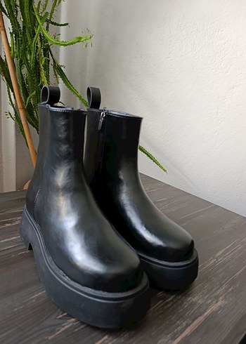 39 Beden Siyah Platform Topuklu Kadın Bot