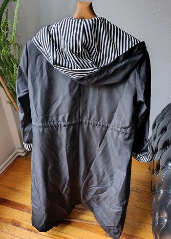 Big Dart Siyah Düğmeli Midi Yağmurluk - Görsel 3