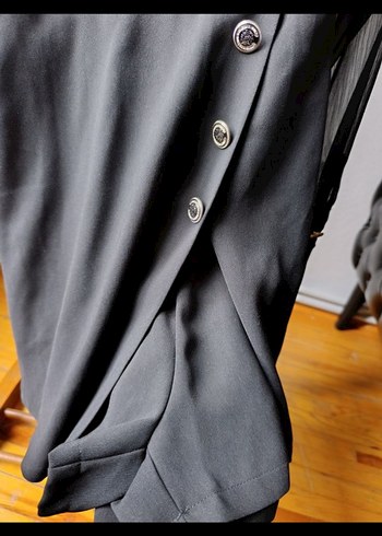 Düğmeli Siyah Mini tulum - Görsel 4