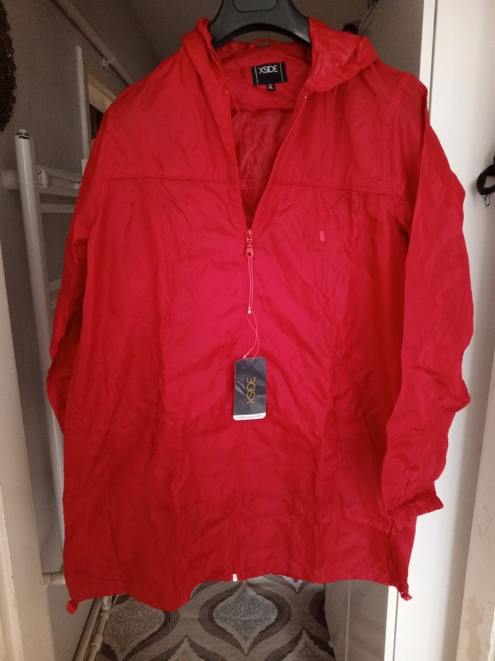 Kırmızı Fermuarlı Rahat yagmurluk - Görsel 2