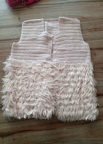 Kız Çocuk Bej Kürklü Triko Yelek - Görsel 2