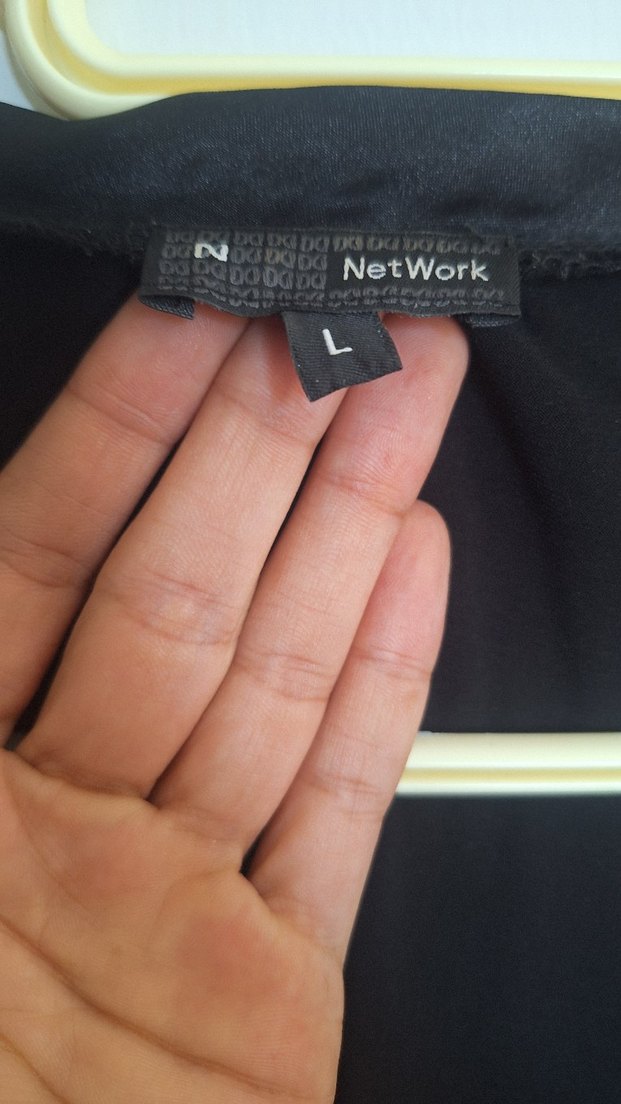 Network - Siyah V Yaka Kuşaklı Bluz - Görsel 2