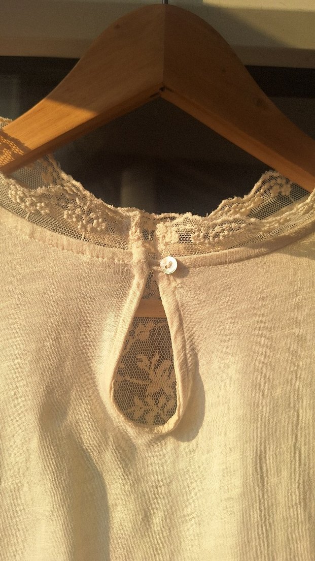 Dantel Detaylı Bej Kadın Bluz - Görsel 4