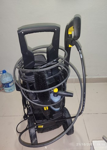 Kärcher Siyah basınçlı araba yıkama makinesi - Görsel 3