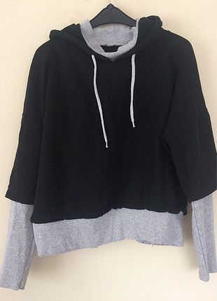 Şapkalı gir ve siyah sweat