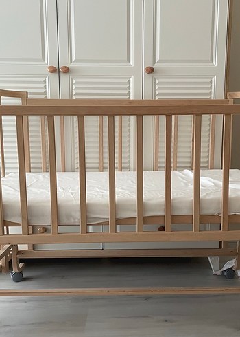 Bej Ahşap Bebek Beşiği Yatağıyla - Görsel 3