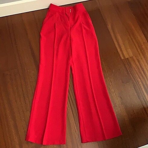 Trendyol kırmızı pantolon