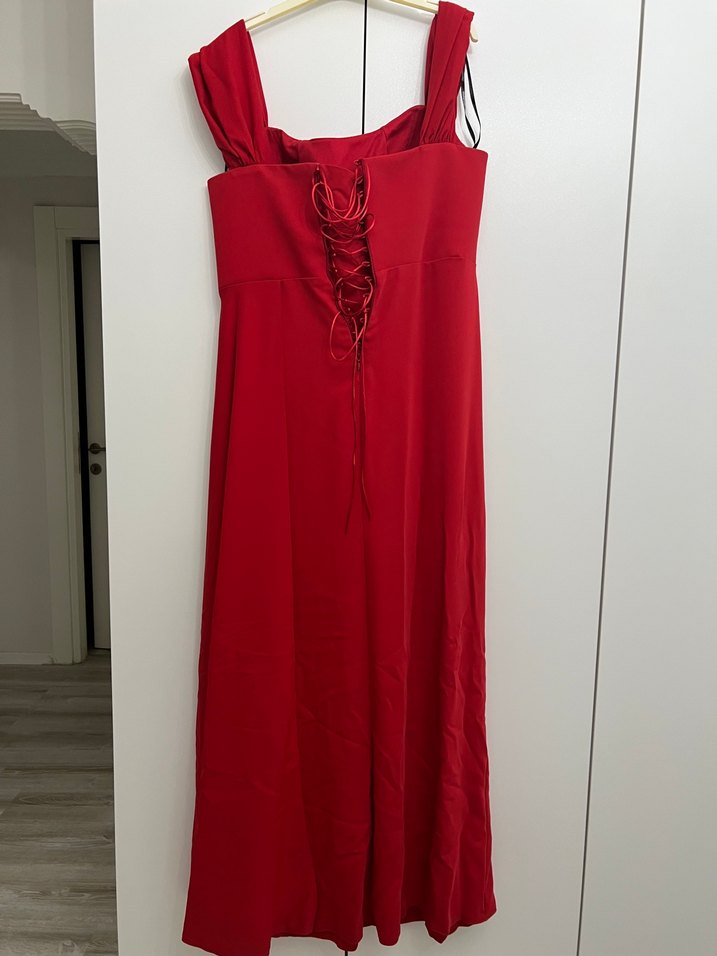 Kırmızı abiye - Görsel 5