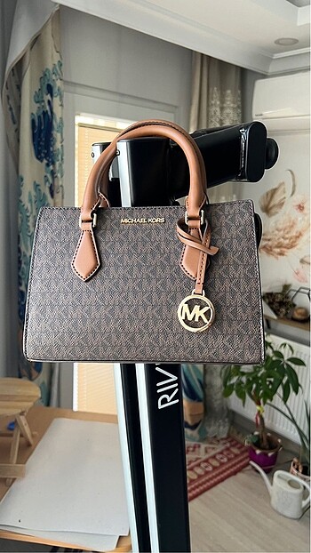 Michael Kors MK Sheila Small Saffiano Leather Satchel