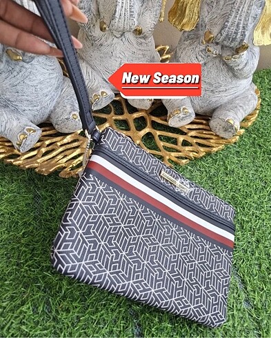 Tommy Hilfiger Wrist Bag