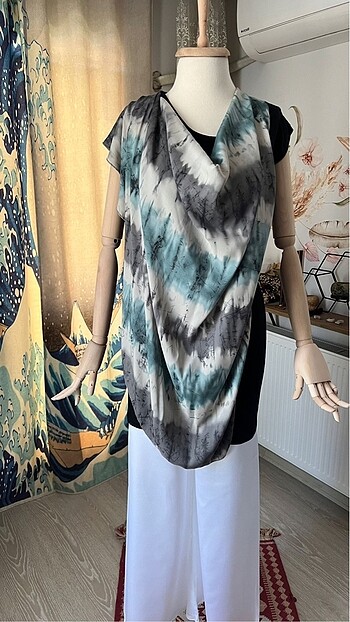 Şık Batik Esarp desenli drapeli bluz