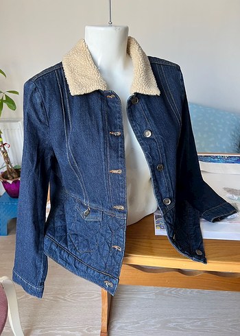 Miflonlu Kapitone detayli Denim ceket.
