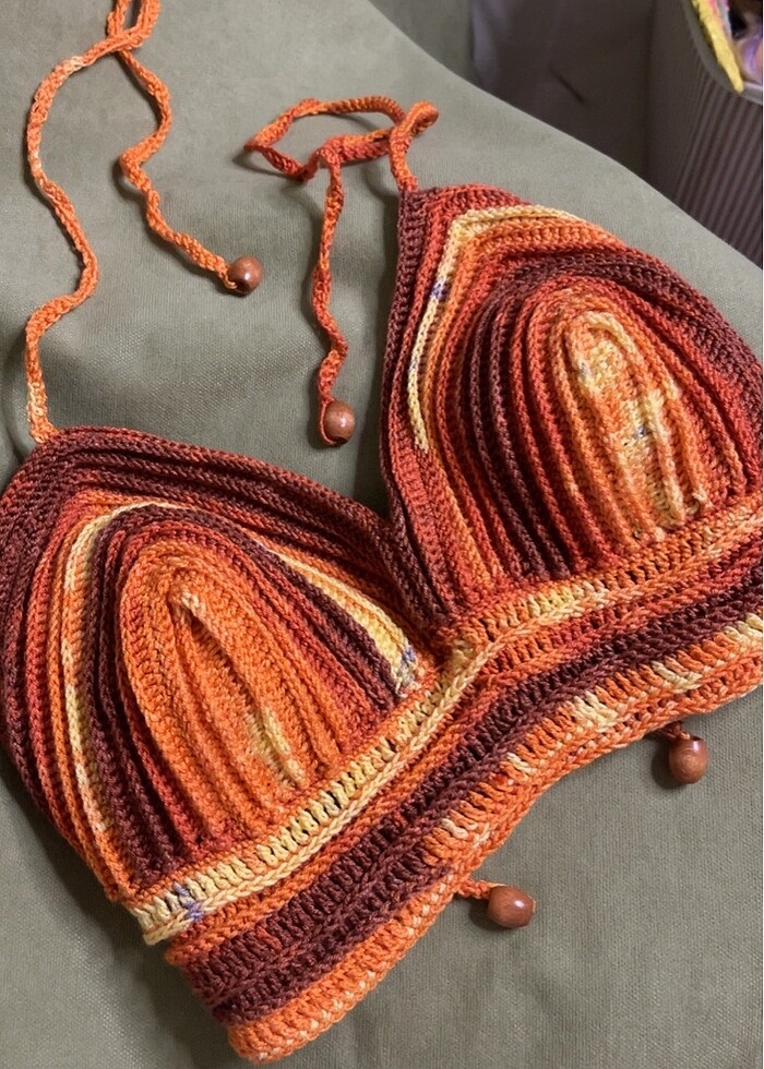 El yapımı örme crop top - Görsel 2