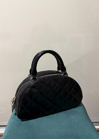 GUESS Siyah Yılan Derisi Desenli Deri Çanta - Görsel 5