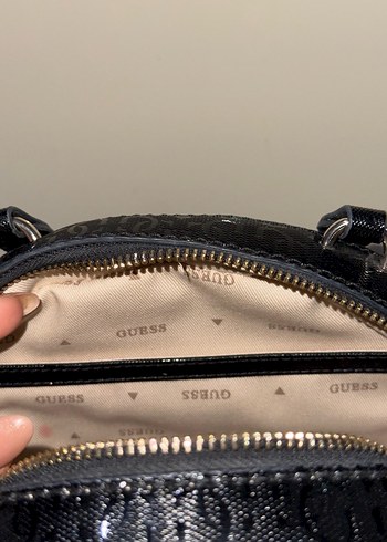 GUESS Siyah Yılan Derisi Desenli Deri Çanta - Görsel 7