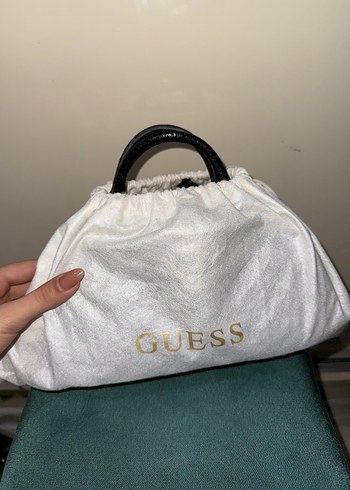 GUESS Siyah Yılan Derisi Desenli Deri Çanta - Görsel 2