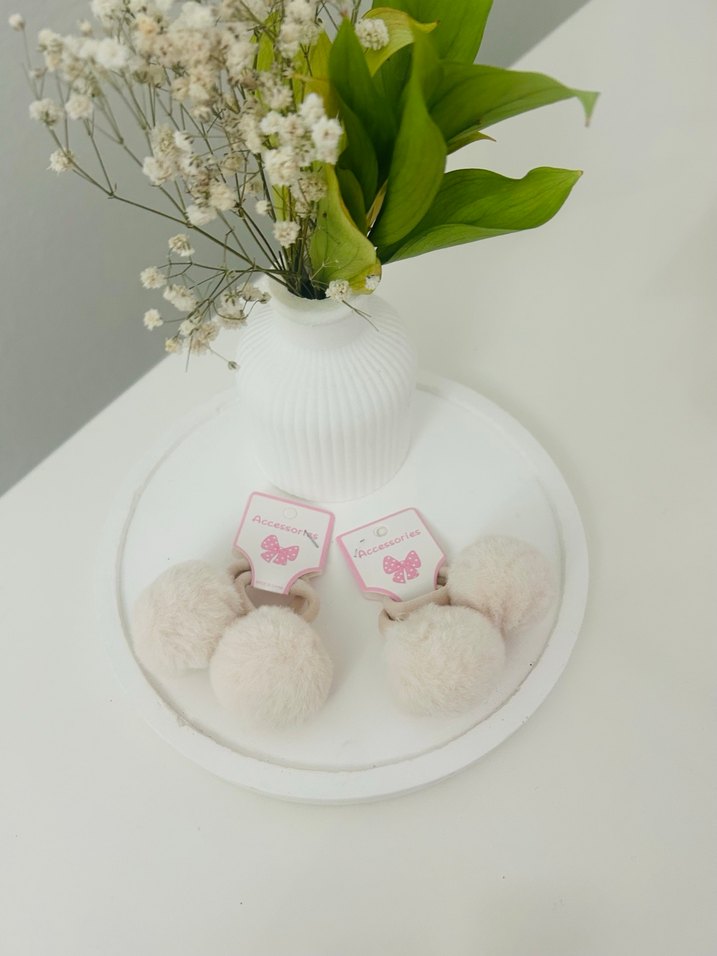 Beyaz Peluş Mini Saç Lastiği - Görsel 3