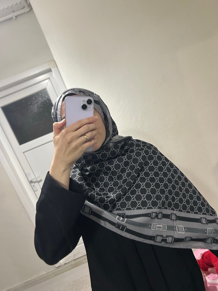 Gri kadın şal - Görsel 3