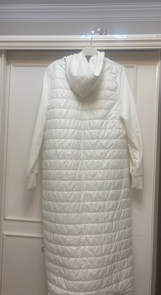 Beyaz Kapüşonlu Uzun Kadın Yelek - Görsel 3