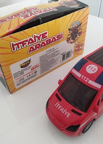 Oyuncak ışıklı itfaiye arabası - Görsel 3