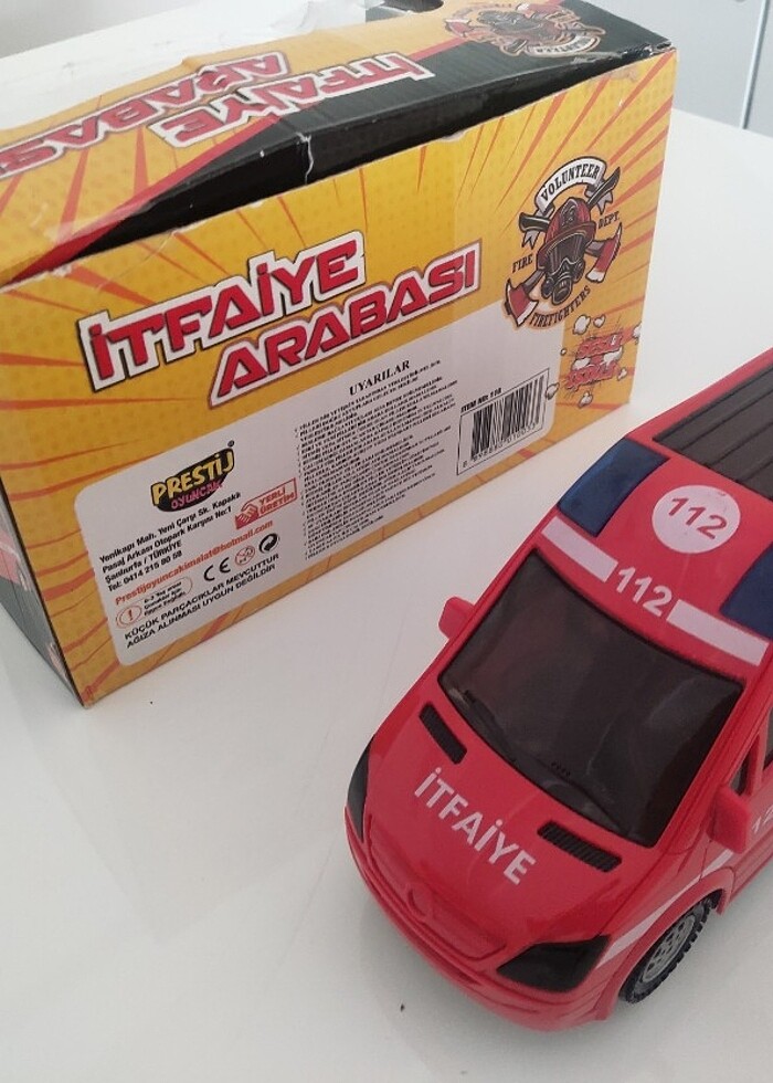 Oyuncak ışıklı itfaiye arabası - Görsel 3