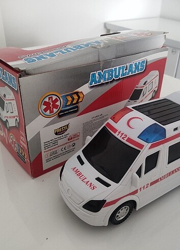 Oyuncak ışıklı ambulans arabası - Görsel 3