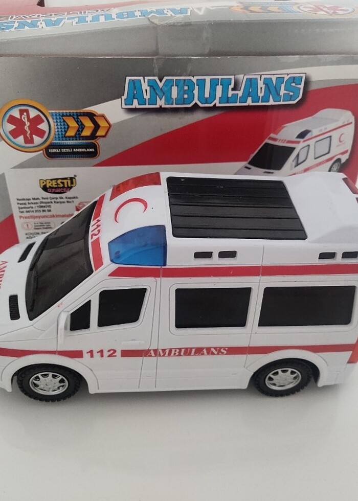 Oyuncak ışıklı ambulans arabası - Görsel 2
