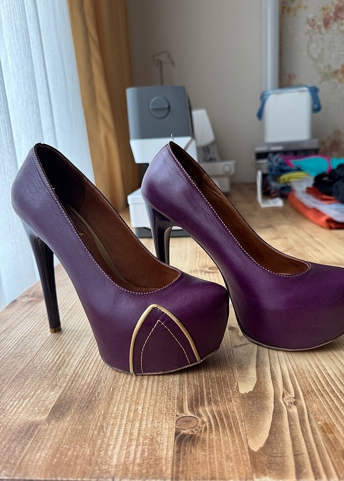 Matraş topuklu ayakkabı - Görsel 4