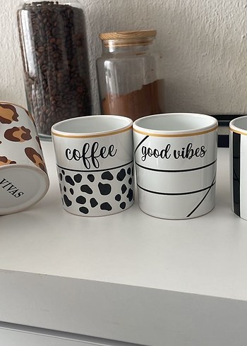 Beyaz Renkli Desenli Seramik Fincan Seti - Görsel 2