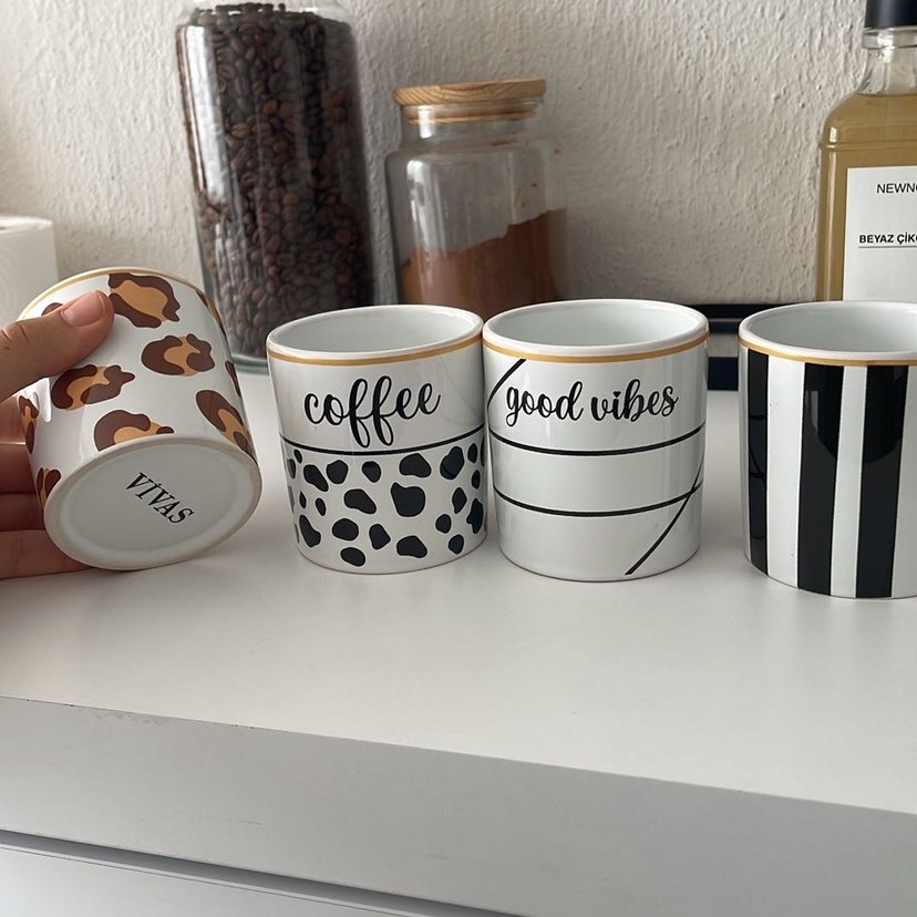 Beyaz Renkli Desenli Seramik Fincan Seti - Görsel 2